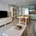 Rent4 Malaga Chill House *