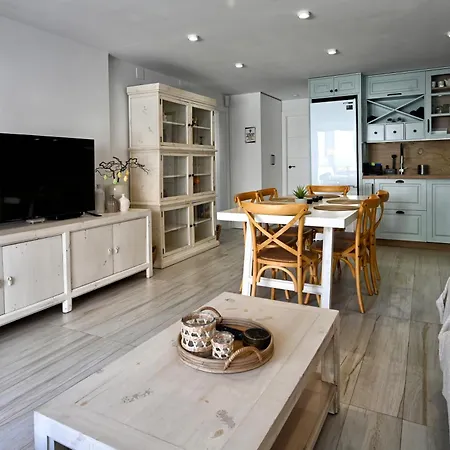 Rent4 Malaga Chill House *