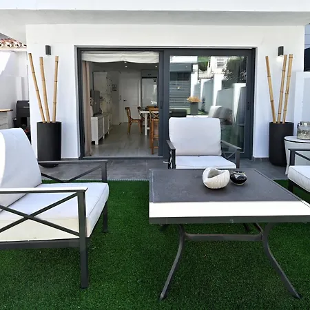 Rent4 Malaga Chill House *