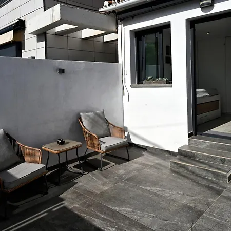 Rent4 Malaga Chill House *