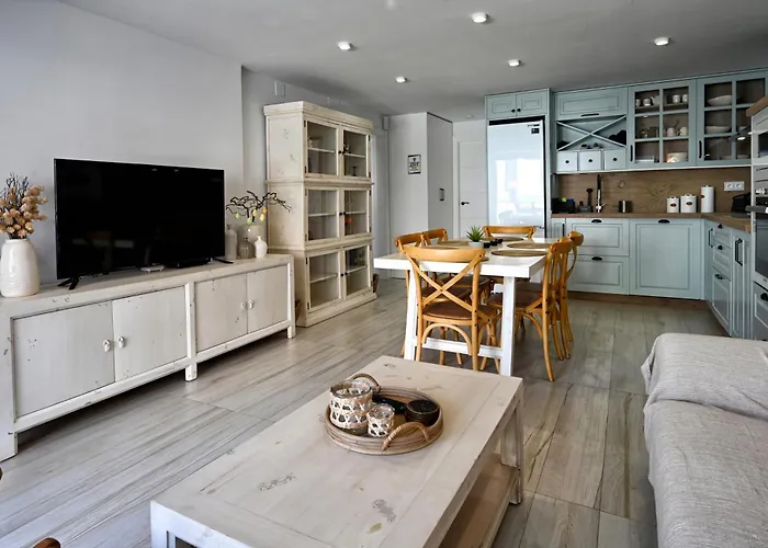 Rent4 Malaga Chill House *