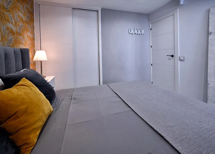 Semesterbostad Rent4 Malaga Chill House *